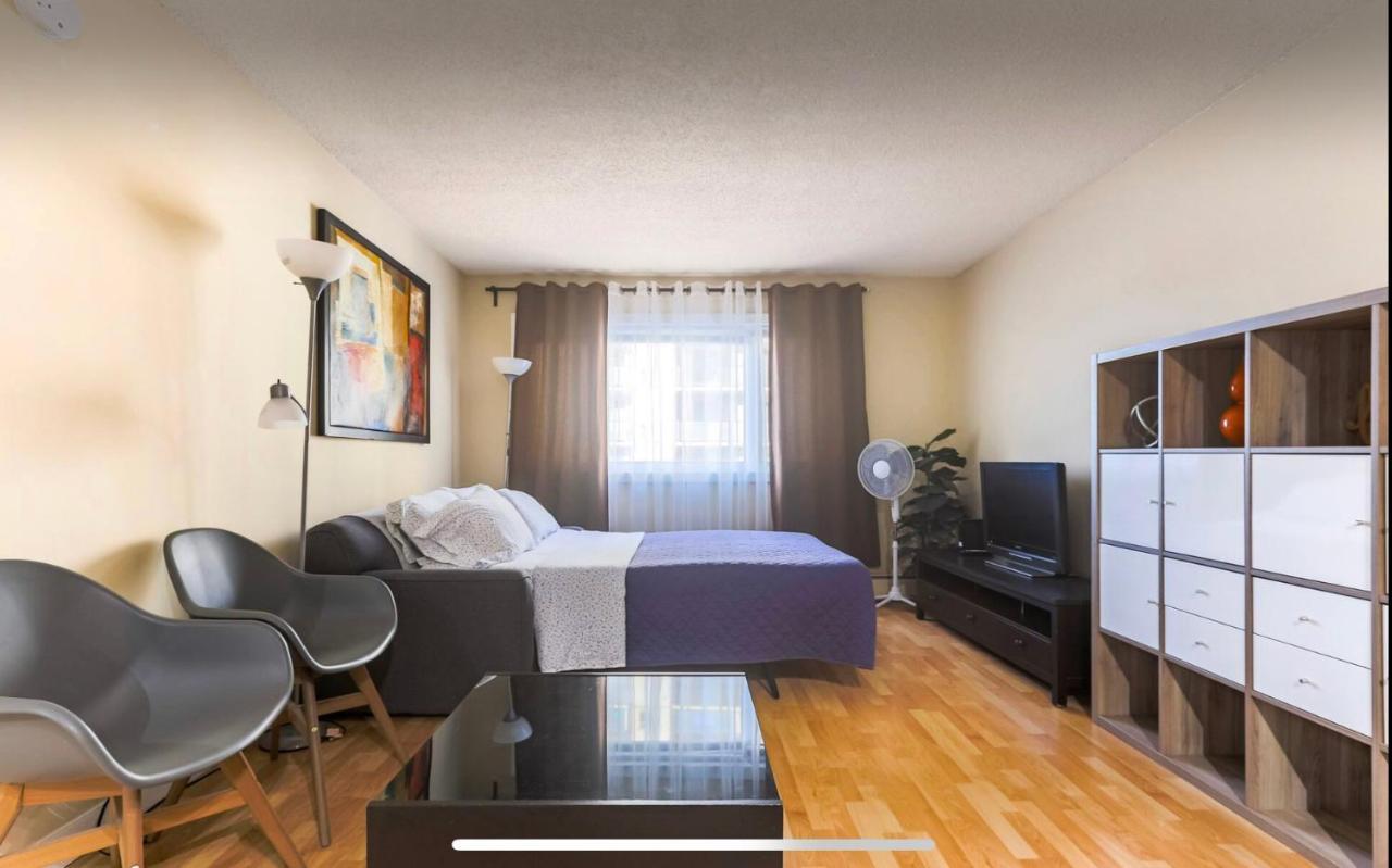 Downtown River Valley Bachelor Suite Condo, Non Smoking, 12 Inches Queen Bed, Beautiful Minimalist, Very Convenient Every Where Edmonton Exterior foto